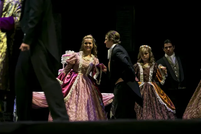 Wedding Dancers